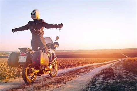 5 motivi per cui dovresti lasciare l'auto e diventare motociclista