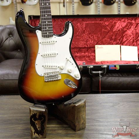 Fender Usa American Vintage `65 Stratocaster Rosewood Fretboard 3 Tone