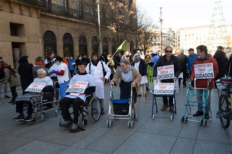 Manifestación en Pamplona contra el TAV y por un tren social