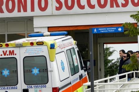 Cosenza Bambino Di Mesi Muore In Ospedale Con Febbre A In