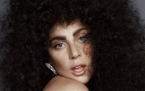 Lady Gaga Aparece De Peruca Black Power E Topless Em Novas Fotos De