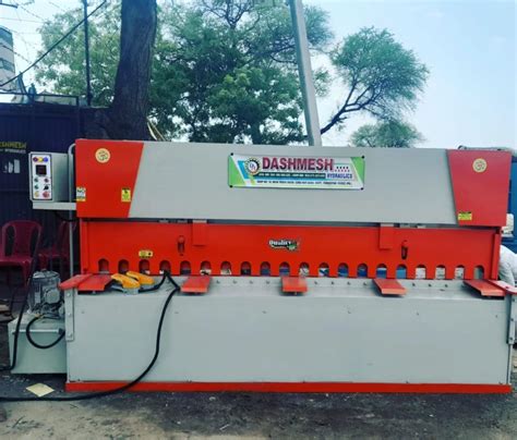 Dashmesh Hydraulics Mild Steel Angle Shearing Machine Shearing