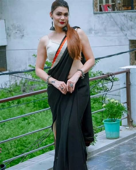 Pin By Qamar On Women In Saree In Curvy Women Dresses Most