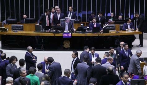 382 votos favoráveis Câmara aprova PEC da reforma tributária