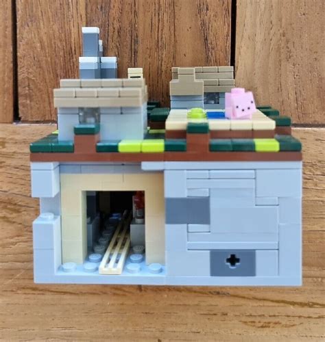 Lego Minecraft Micro World The Village Set Villager Pig Zombie