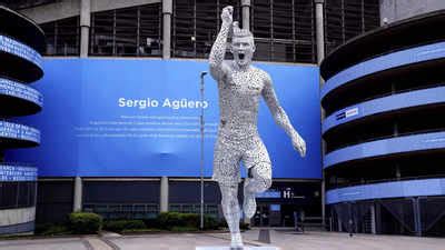 Manchester City Unveil Aguero Statue On Th Anniversary Of