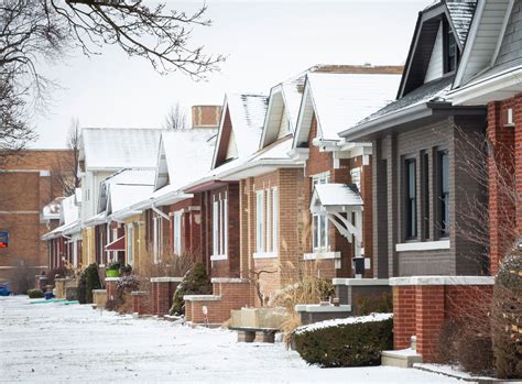 The Middle Class Is Shrinking Everywhere — In Chicago It’s Almost Gone Wbez Chicago