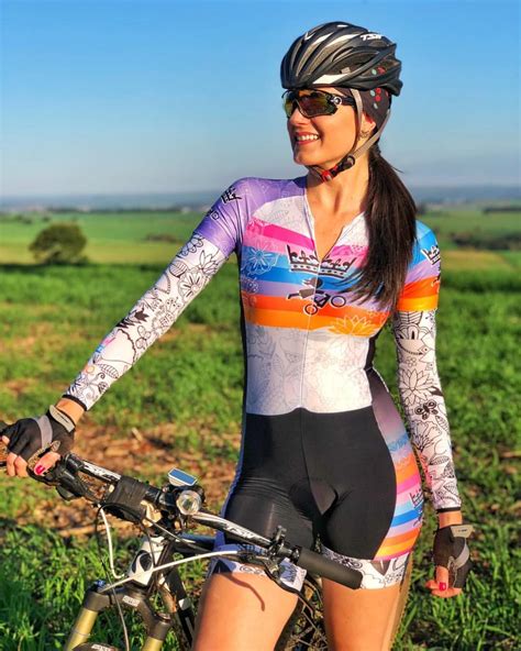 Pin By Artur Freire On Cycling Cycling Women Female Cyclist