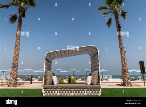 Mandarin Oriental Hotel, Jumeirah Beach, Dubai Stock Photo - Alamy