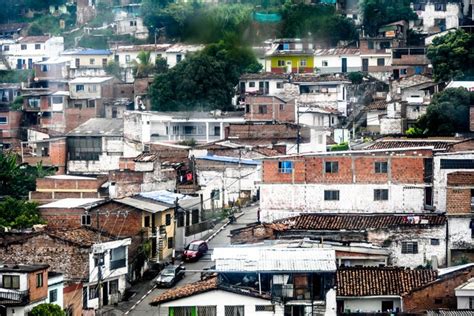 Tour Por La Comuna De Cali Reserva Online En Civitatis