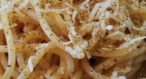 La V Ritable Recette Des Spaghetti Cacio E Pepe Fromage Et