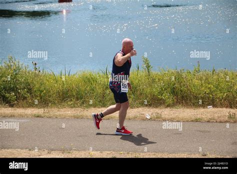 Male Runner Drinking Hi Res Stock Photography And Images Alamy