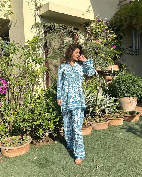 Kubra Khans Feet