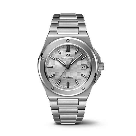 What Are The Best Titanium Watches To Buy And Invest In 2024?