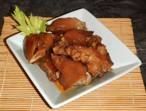 Red Cooked Pig Trotters 紅燒豬手 Hearty dish Cooking Pig trotters