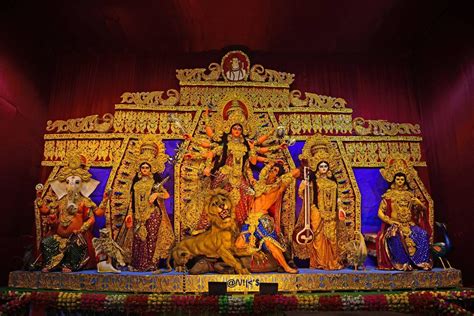 Pandal Hopping Must Visit Durga Puja Pandals In Kolkata Shaadiwish