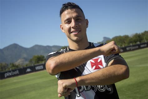 Refor Os Vasco Divulga Relacionados Serginho Fica Fora Vasco Ge