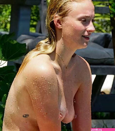 Sophie Turner Nude In Game Of Thrones Porn Lib