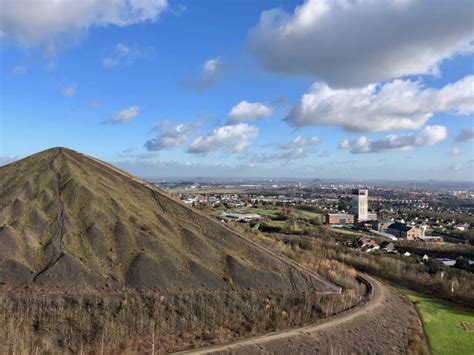 Jai Gravi L Un Des Terrils Du Comme Une Montagne Plus Au Nord