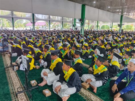 1 057 Santri Dan Santriwati TKA TPA BKPRMI Se Tanah Bumbu Ikuti Wisuda