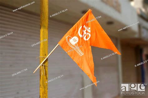 Flag depicting Hinduism , Flag printed with Shivling and Om , Saffron ...