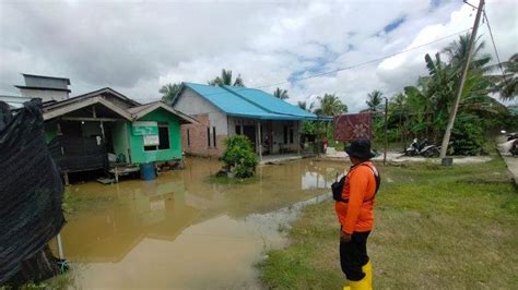 Pj Bupati Ppu Tinjau Korban Banjir Di Kecamatan Babulu Penajam Paser