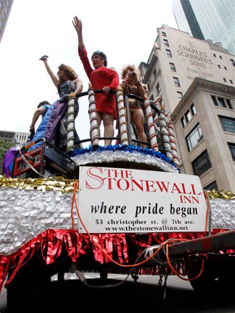 Stonewall Inn wins landmark status