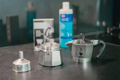 How To Clean A Moka Pot Blog Coffeedesk Pl