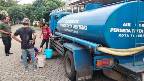 Bantuan Disalurkan Perbaikan Pipa Air Di Rel Tanah Tinggi Tengah