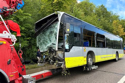 Les Infos De 18h Accident De Bus Dans Les Yvelines Ce Que Le