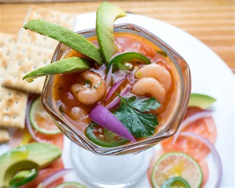 Cómo hacer Cóctel de Camarones con Aguacate Receta Fácil