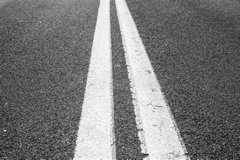 Double Lines Asphalt Road Stock Image Image Of Close 32652725