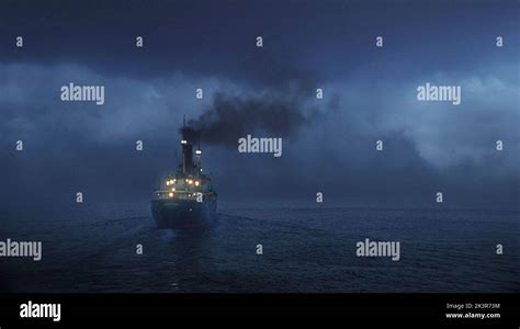 Ship scene king kong 2005 hi-res stock photography and images - Alamy