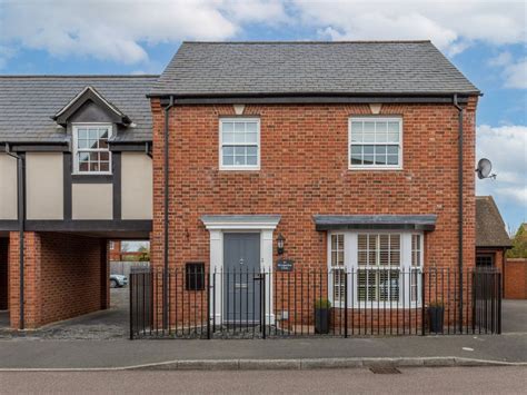 3 Bed Link Detached House For Sale In Woodpecker Close Great Barford