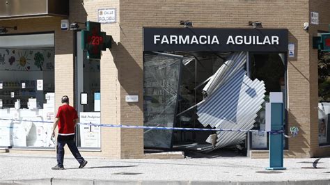 Detenido Un Conductor Ebrio Tras Chocar Contra Una Farmacia Y Un