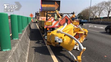 自駕又闖禍！「瑞典坦克」撞爛緩撞車 車租來的駕駛糗了