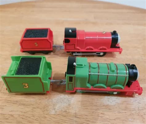 2X TOMY TRACKMASTER Trains Percy And James Thomas And Friends Battery