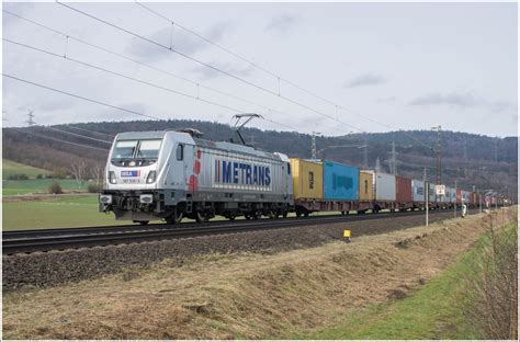 Mit Einem Containerzug Bei Reilos Am Bahnbilder De