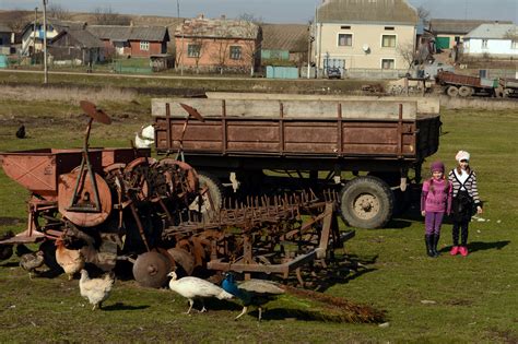 Ukraine Faces Hurdles In Restoring Its Farming Legacy The New York Times