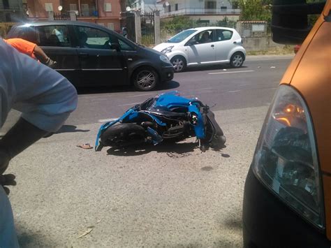 Scontro Auto Moto A Poggio Pudano Due Feriti Crotonenews