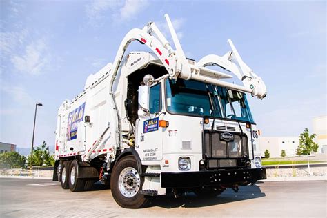 Autocar – The Garbage Truck Manufacturer