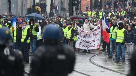 France des gilets jaunes présentent une liste aux élections