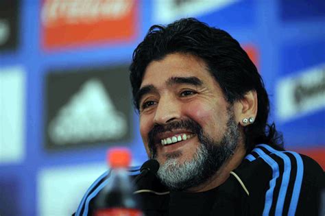 Maradona Will Play in a Match for Colombia's Peace Process