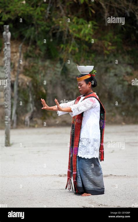 Lake Toba Batak Dance Hi Res Stock Photography And Images Alamy