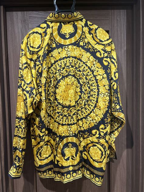 Yahooオークション ジャンニ ヴェルサーチ Gianni Versace シルクシ