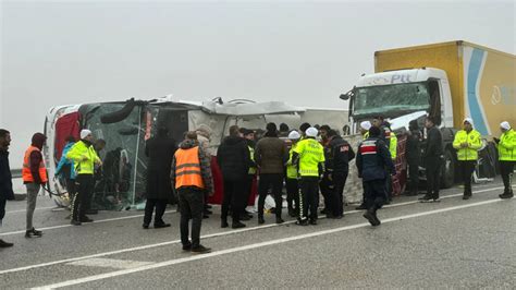 Kayseri Malatya yolunda feci kaza Ölü ve yaralılar var