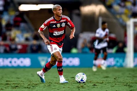 Mais De Milh Es Flamengo Define Valor Para Venda De Wesley