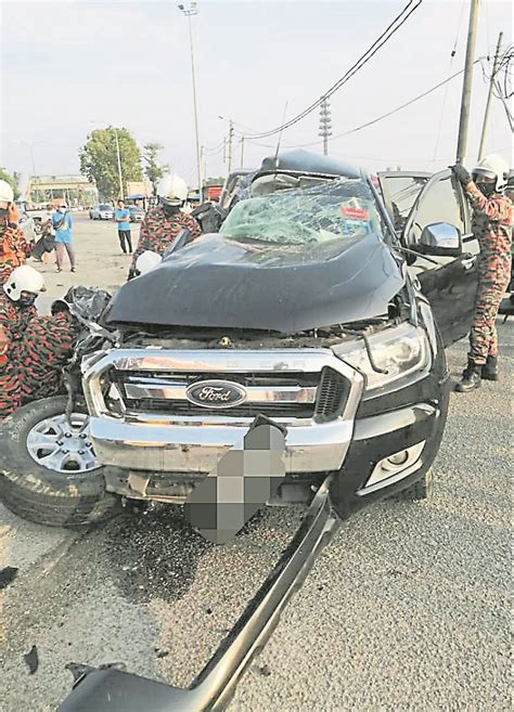 羅里連撞2車 四驅車司機死妻傷 柔佛 地方 2021 08 01 光明日报