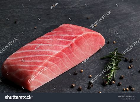 1.473 Raw Bluefin Tuna Japanese Food Images, Stock Photos & Vectors ...