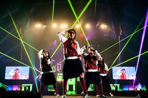 新しい学校のリーダーズ 初のアリーナ単独公演で8000人を魅了、来年1月には武道館公演の開催も発表！ 日刊エンタメクリップ